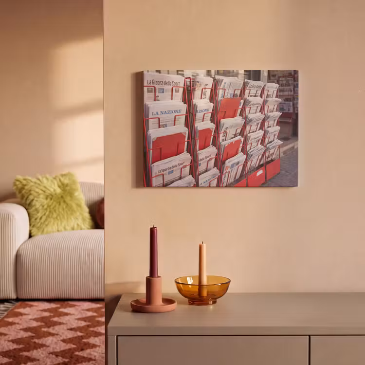 Akoestisch schilderij - Kranten - Rek - Stedelijk - Dagelijks leven - Rood — 2