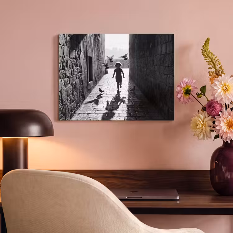 Akoestisch schilderij - Kind - Vogel - Straat - Zwart-wit - Spelen — 4