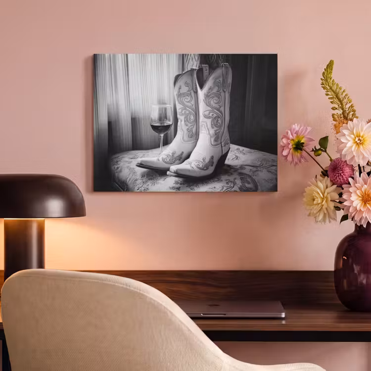 Akoestisch schilderij - Wijn - Cowboylaarzen - Raamlicht - Wit — 4