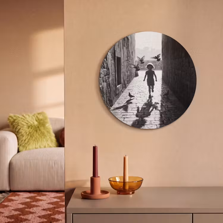 Akoestisch schilderij rond - Kind - Vogel - Straat - Zwart-wit - Spelen — 3