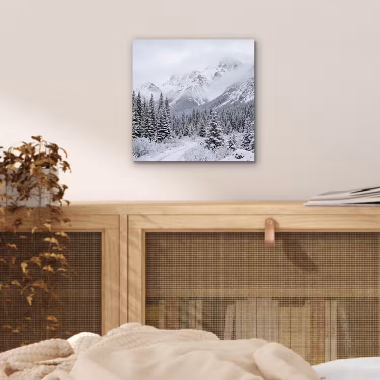 Aluminium schilderij - Weg - Bergen - Sneeuw - Naaldbos - Avontuurlijk — 4
