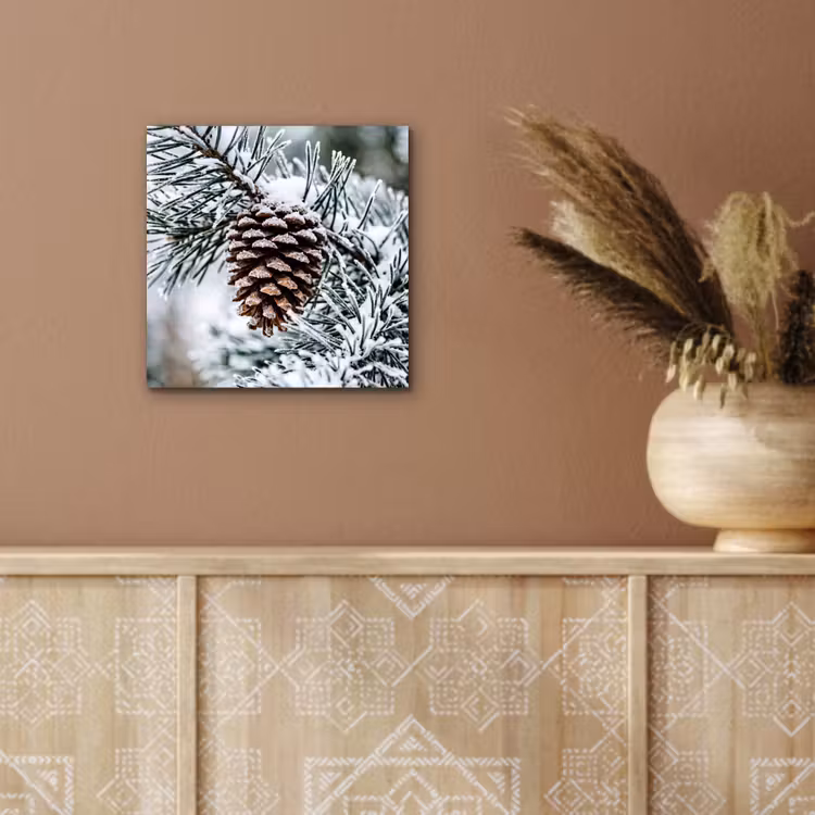 Aluminium schilderij - Dennenappel - Tak - Sneeuw - Winter - Sfeervol — 5