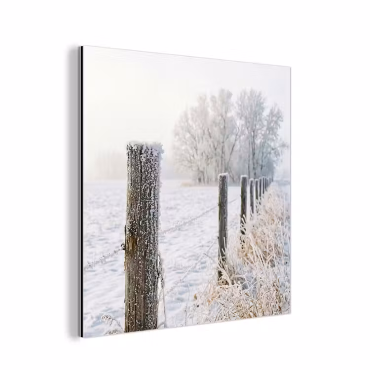 Aluminium schilderij - Hek - Sneeuw - Mist - Platteland - Nostalgisch — 1