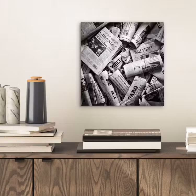 Aluminium schilderij - Krant - Stapel - Nieuws - Zwart-wit — 2