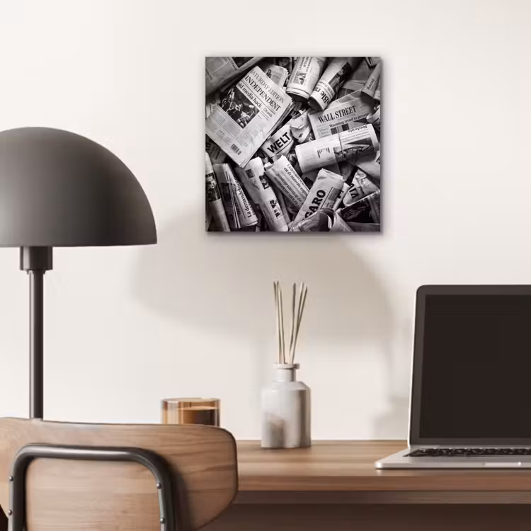 Aluminium schilderij - Krant - Stapel - Nieuws - Zwart-wit — 6