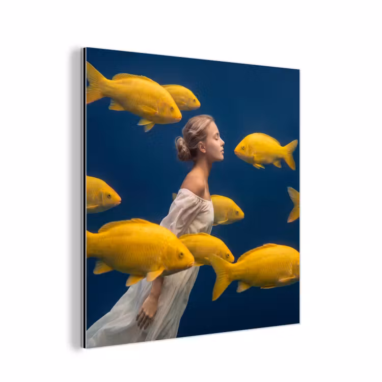 Aluminium schilderij - Vrouw - Vis - Water - Natuur - Geel — 1