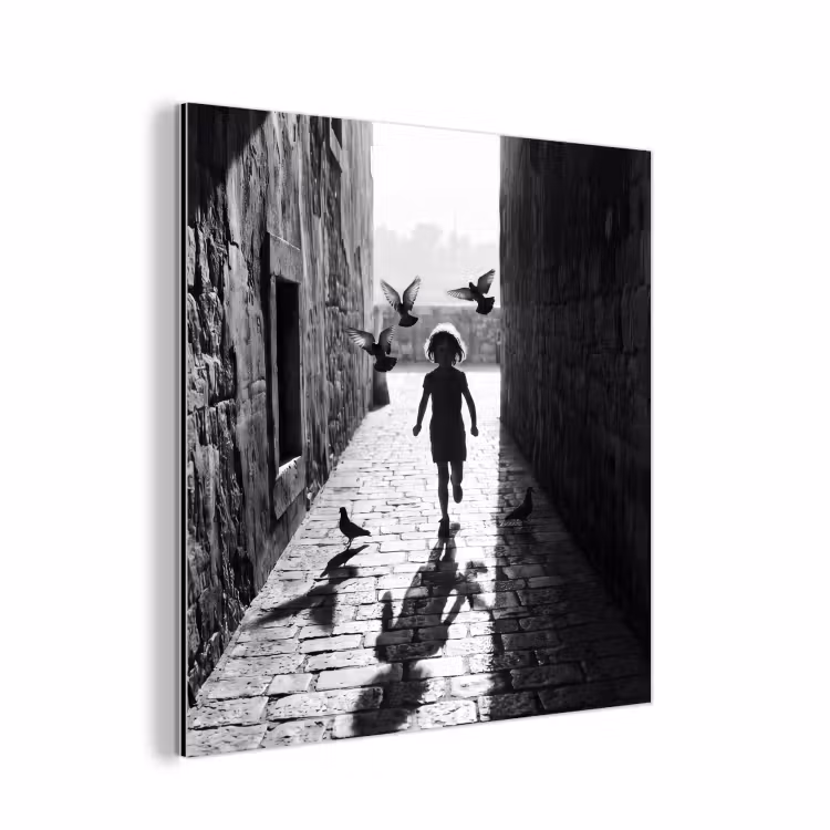 Aluminium schilderij - Kind - Vogel - Straat - Zwart-wit - Spelen — 1