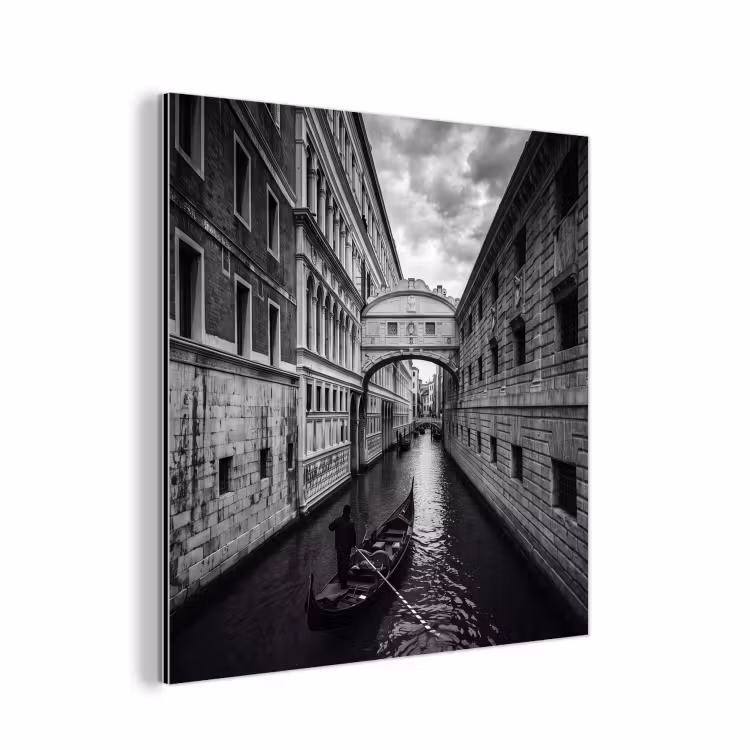 Aluminium schilderij - Boot - Waterweg - Stad - Zwart-wit - Architectuur — 1