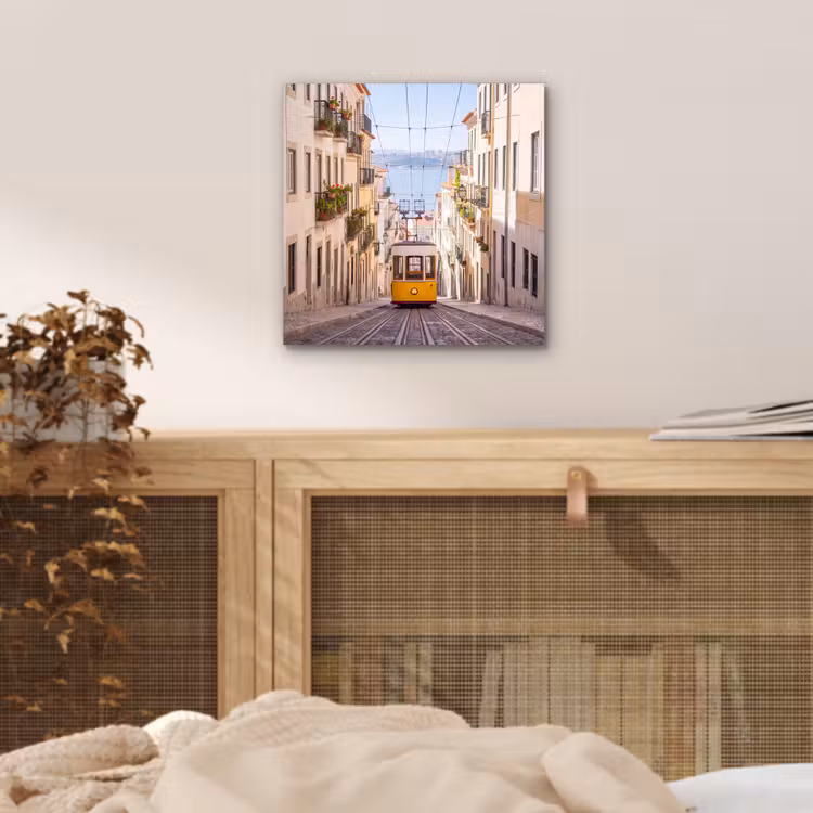 Aluminium schilderij - Tram - Straat - Stad - Architectuur - Geel — 4