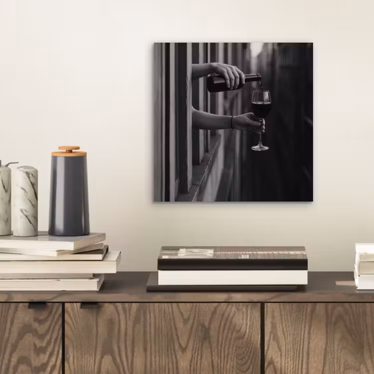 Aluminium schilderij - Wijnfles - Glas - Handen - Raam — 2