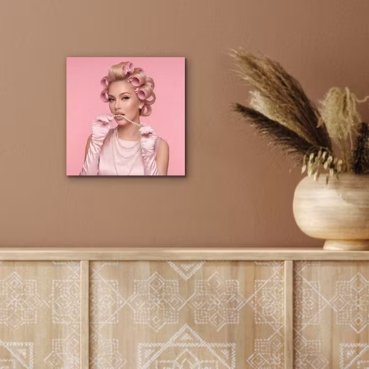 Aluminium schilderij - Vrouw - Roze - Parelketting - Krulspelden — 5
