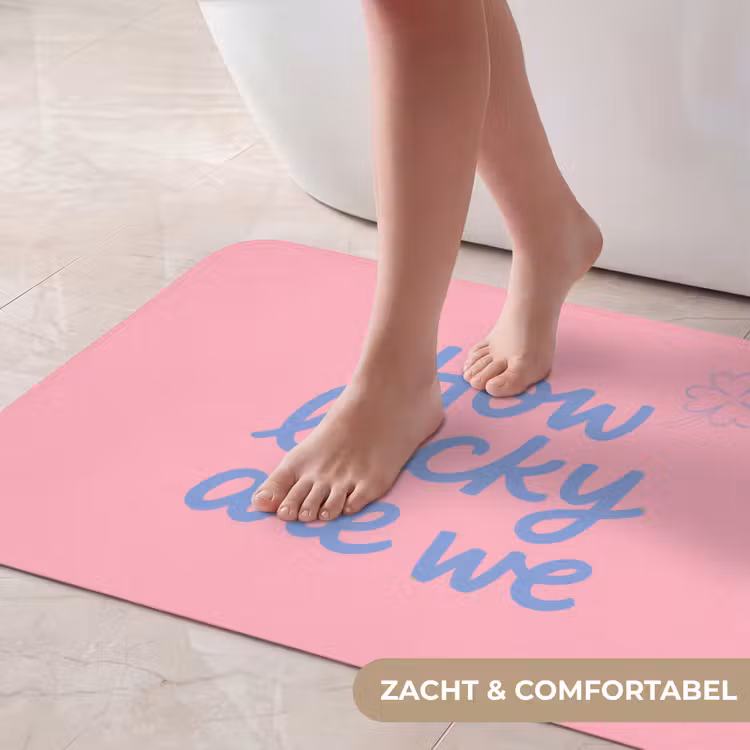 Badmat - How lucky are we - Klavervier - Roze - Blauw — 5