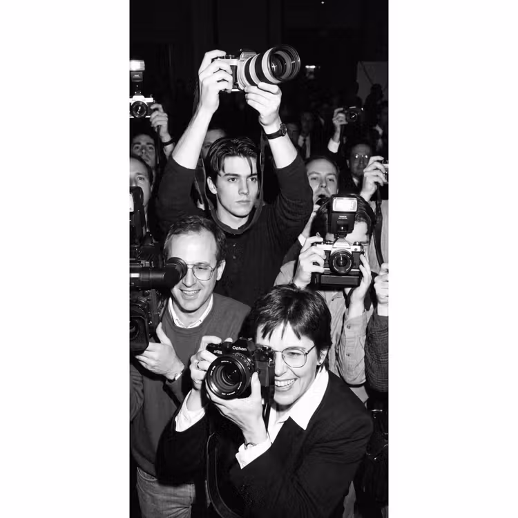 Behang - Fotografen - Menigte - Flitsers - Journalistiek — 2