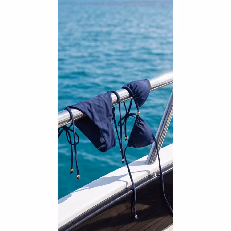 Behang - Bikini - Reling - Zee - Zomer - Blauw — 2