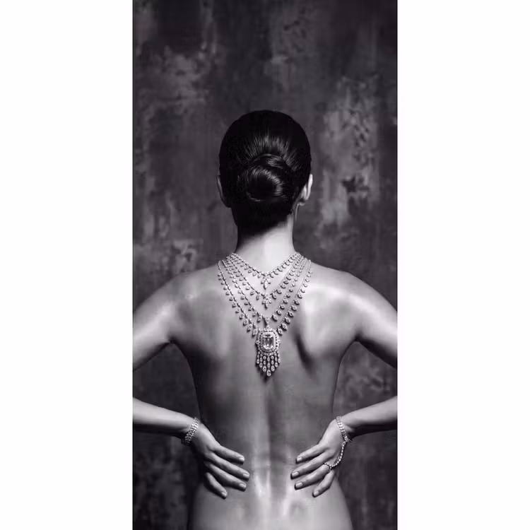Behang - Rug - Ketting - Portret - Zwart - Wit - Glamour — 2