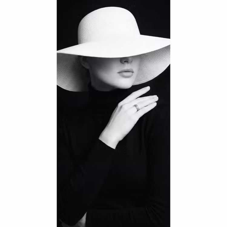 Behang - Vrouw - Hoed - Hand - Zwart - Wit - Klassiek — 2
