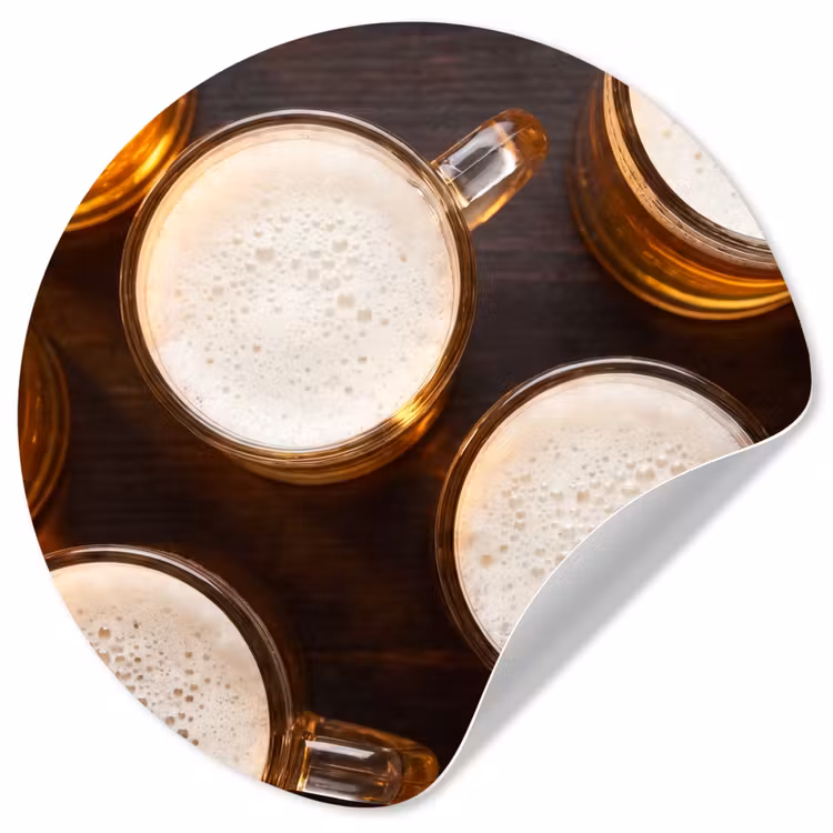 Behangcirkel - Bier - Glazen - Schuim - Hout - Drank — 1
