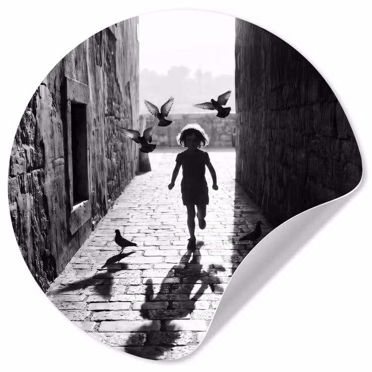 Behangcirkel - Kind - Vogel - Straat - Zwart-wit - Spelen — 1