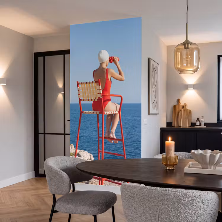 Behang - Vrouw - Zee - Kust - Verrekijker - Rood — 5