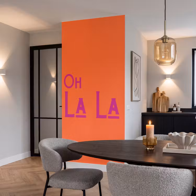 Behang - Oh la la - Oranje - Roze - Scheeflettertype — 5