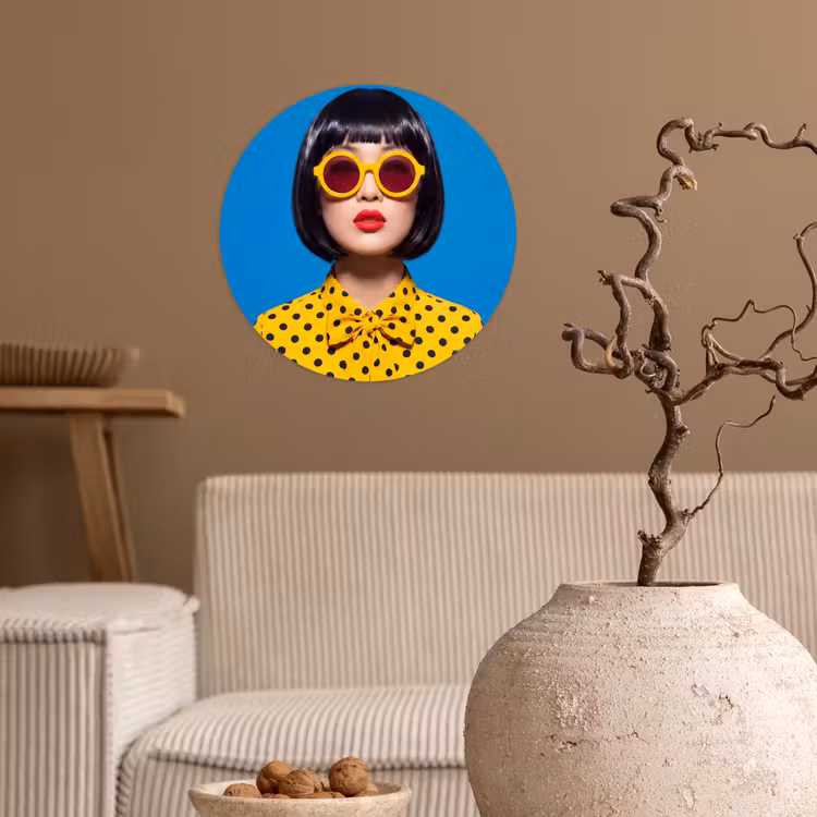 Behangcirkel - Vrouw - Zonnebril - Pop Art - Portret - Geel — 2