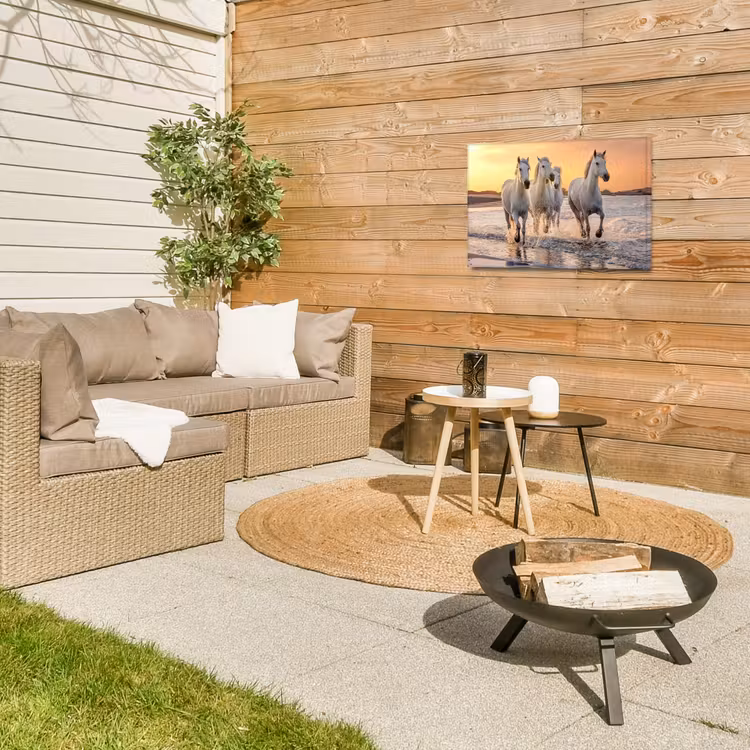 Buiten canvas - Witte paarden galopperen langs de kust — 5