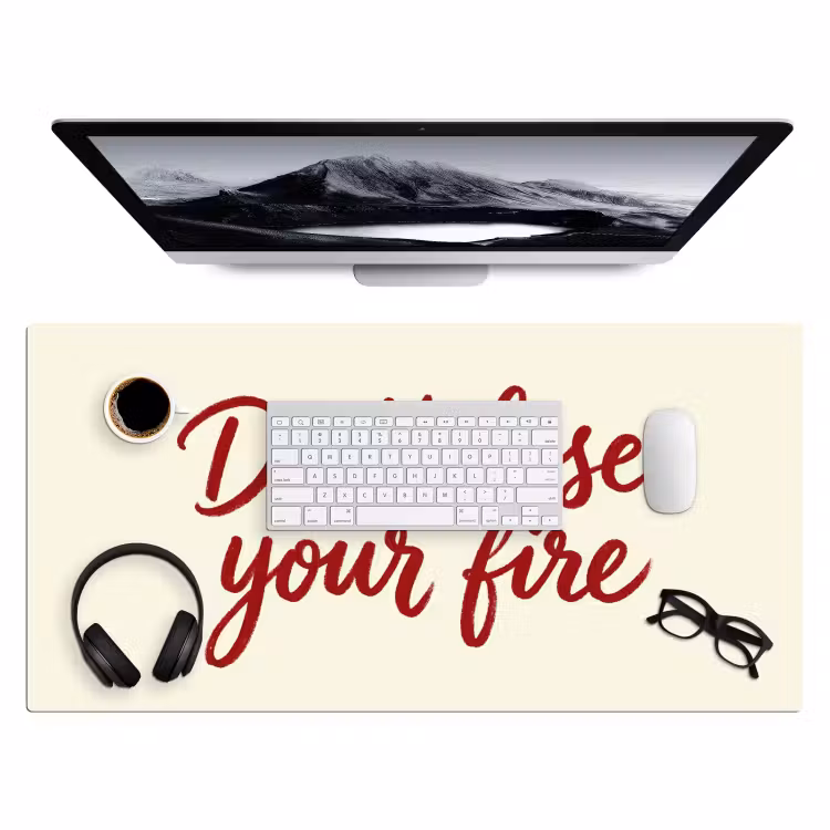 Bureau onderlegger - Don't lose your fire - Rood - Wit - Minimalistisch — 4