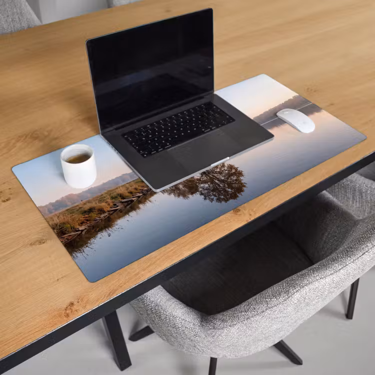Bureau onderlegger - Bomen - Reflectie - Water - Zonsopgang - Serene — 3