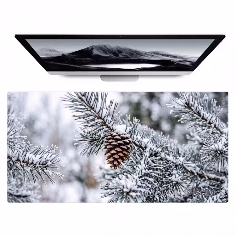 Bureau onderlegger - Dennenappel - Tak - Sneeuw - Winter - Sfeervol — 1