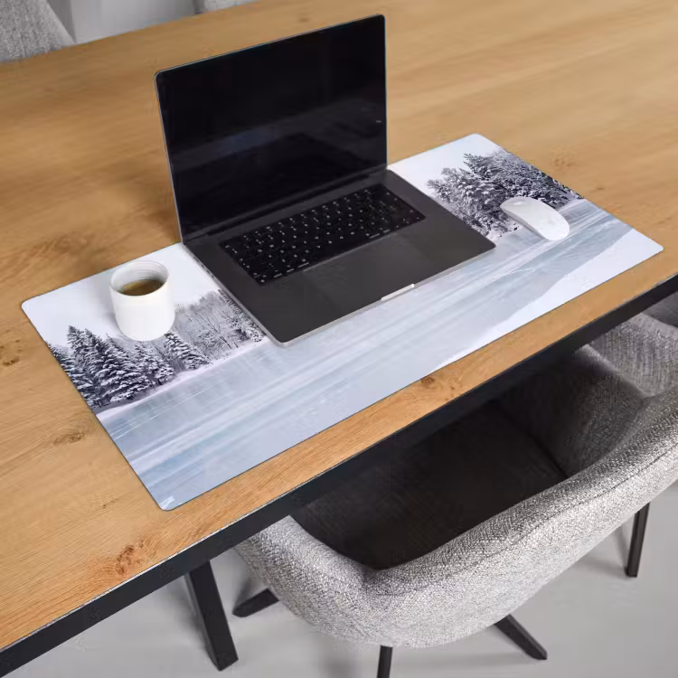 Bureau onderlegger - Meer - Dennen - IJs - Winter - Rustgevend — 3