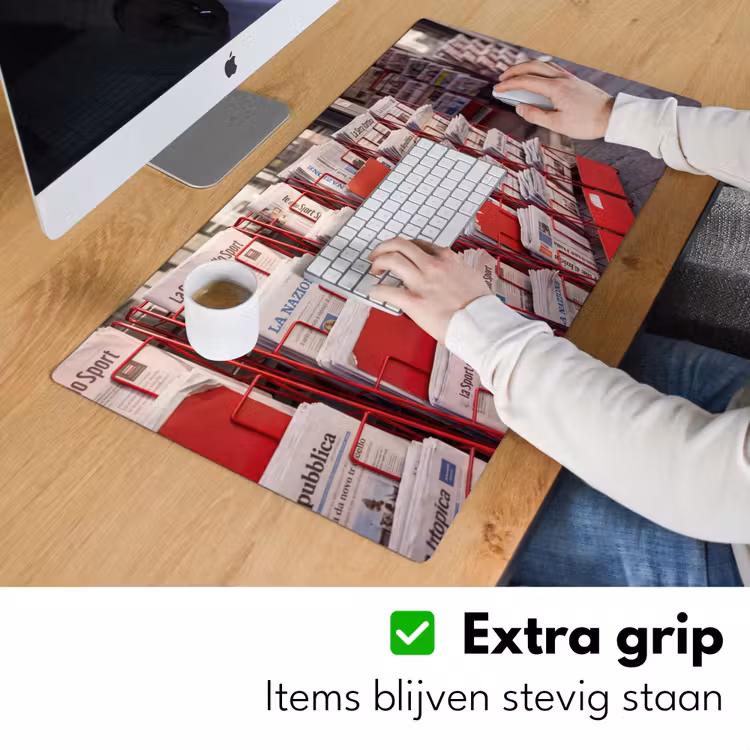 Bureau onderlegger - Kranten - Rek - Stedelijk - Dagelijks leven - Rood — 6