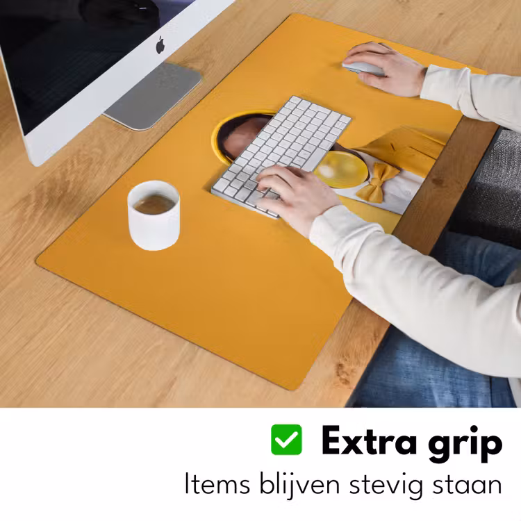 Bureau onderlegger - Man - Bubblegum - Portret - Geel - Modern — 6