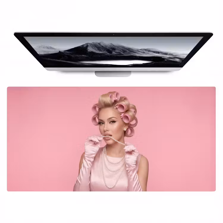 Bureau onderlegger - Vrouw - Roze - Parelketting - Krulspelden — 1