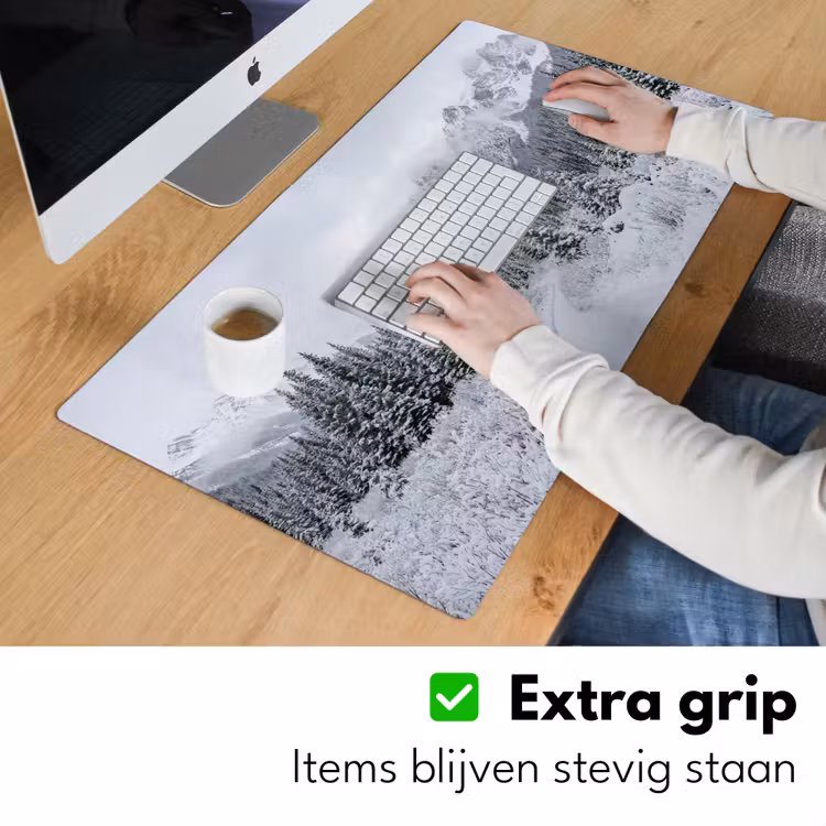 Bureau onderlegger - Weg - Bergen - Sneeuw - Naaldbos - Avontuurlijk — 6