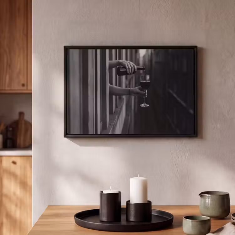 Canvas met lijst - Wijnfles - Glas - Handen - Raam — 2