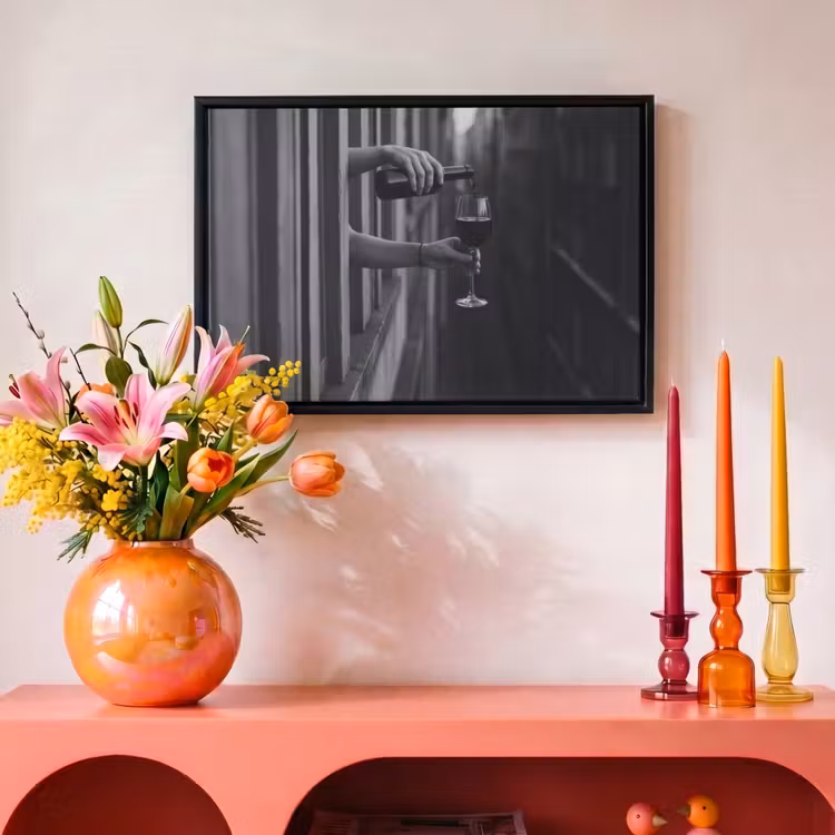 Canvas met lijst - Wijnfles - Glas - Handen - Raam — 4