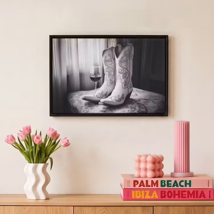 Canvas met lijst - Wijn - Cowboylaarzen - Raamlicht - Wit — 8
