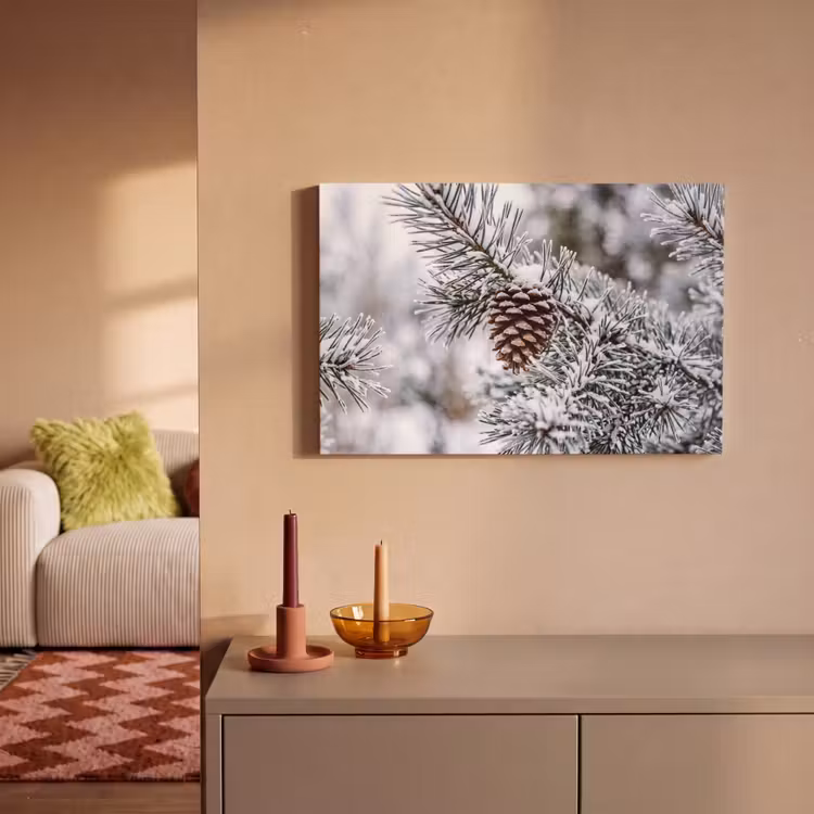 Canvas schilderij - Dennenappel - Tak - Sneeuw - Winter - Sfeervol — 2