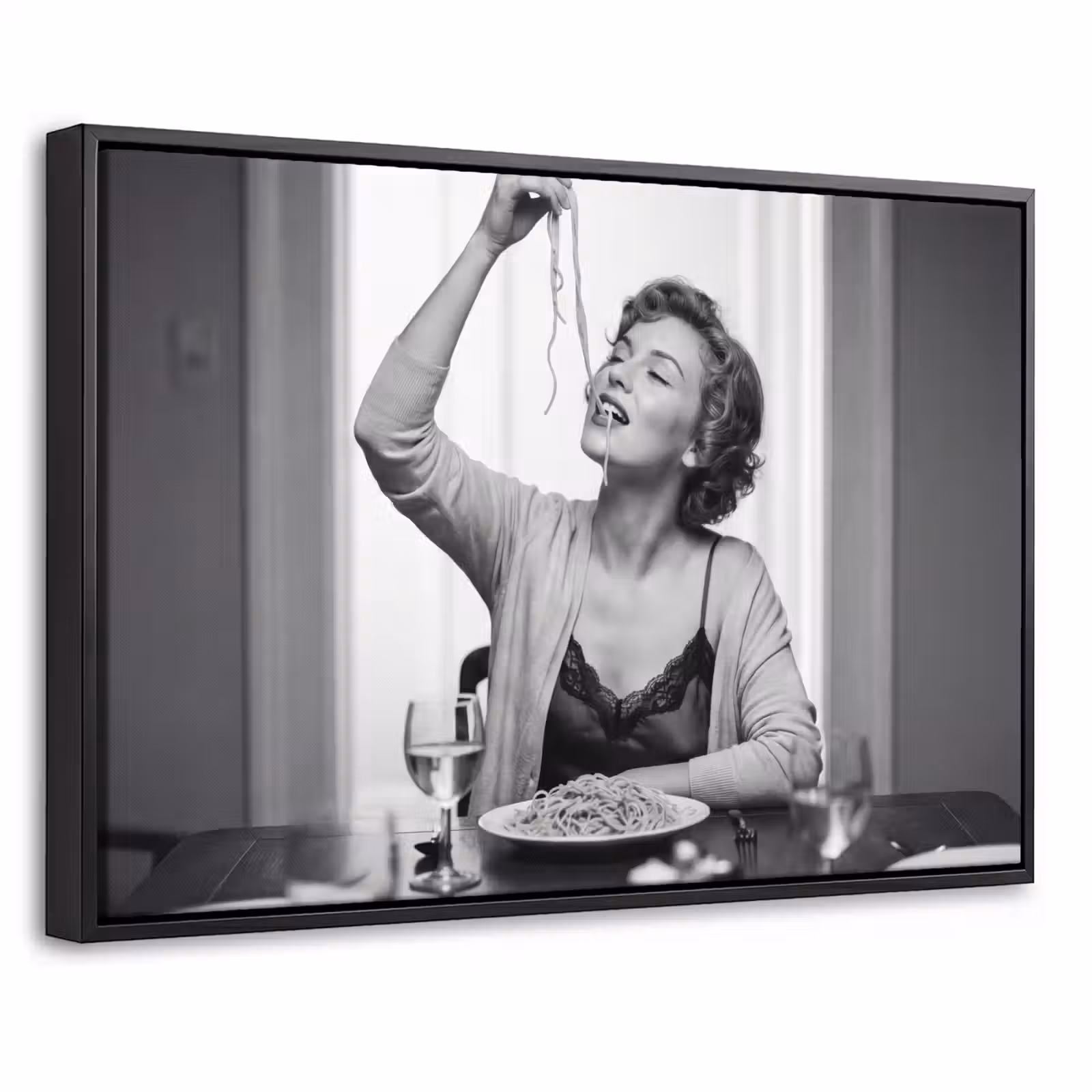 Canvas met lijst - Vrouw - Spaghetti - Zwart - Wit — 1
