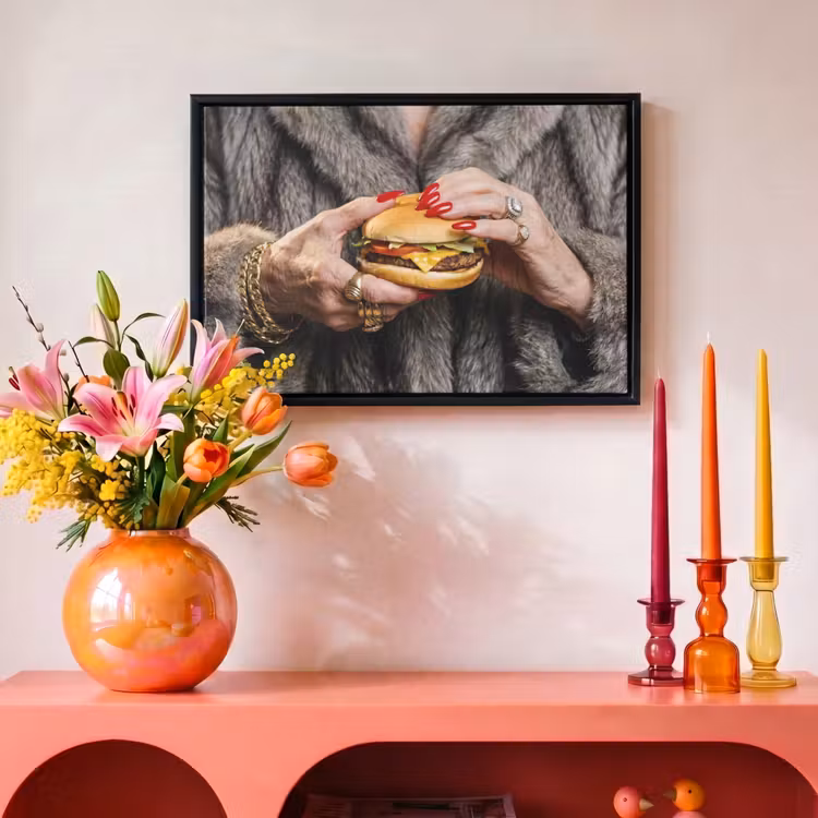 Canvas met lijst - Vrouw - Hamburger - Bontjas — 4