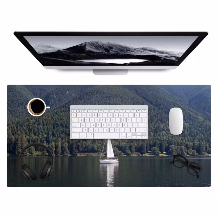 Bureau onderlegger - Zeilboot - Water - Bergen - Natuur - Groen — 4