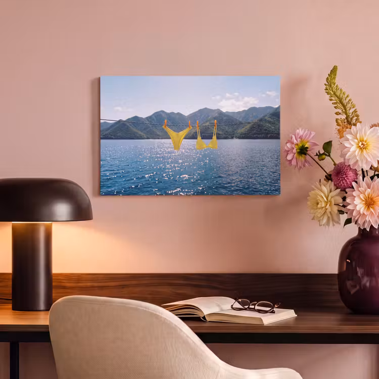 Canvas schilderij - Badmode - Bikini - Zee - Bergen - Geel — 3