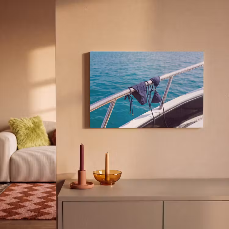 Canvas schilderij - Bikini - Reling - Zee - Zomer - Blauw — 1