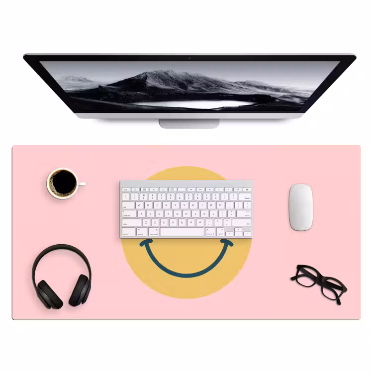 Bureau onderlegger - Smiley - Geel - Roze - Symbool - Minimalistisch — 4