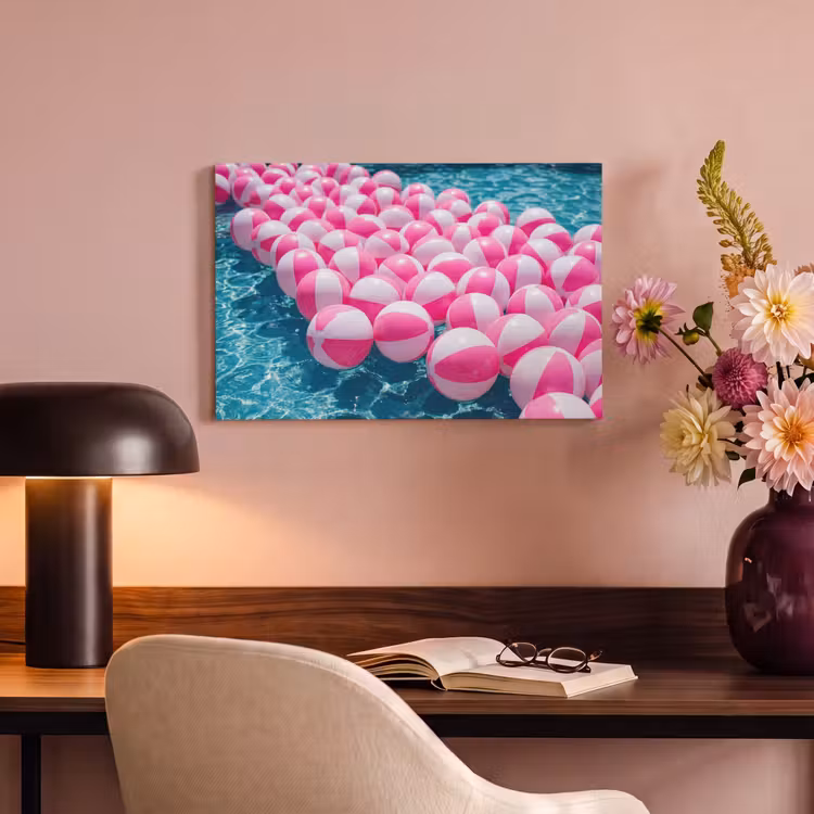 Canvas schilderij - Strandballen - Roze - Water — 4