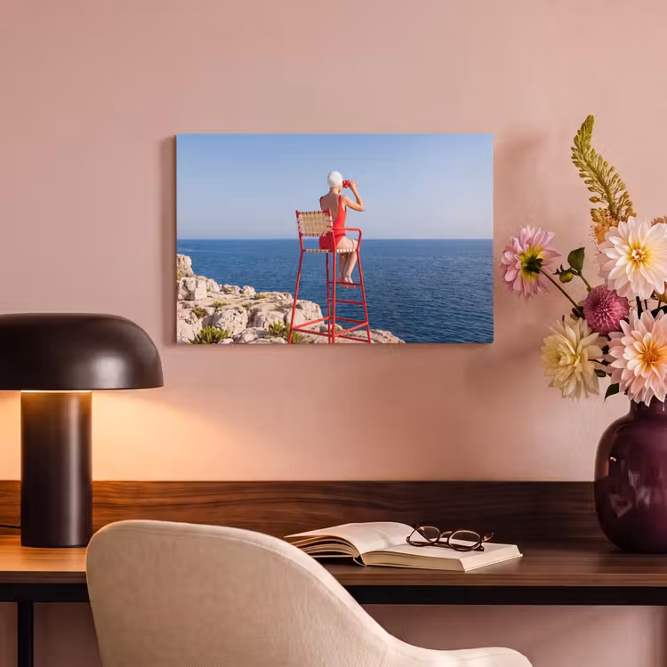 Canvas schilderij - Vrouw - Zee - Kust - Verrekijker - Rood — 3