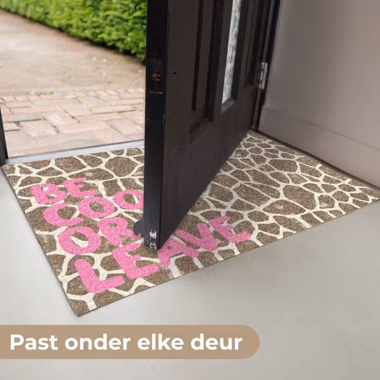Deurmat - Tekst - Be cool or leave - Roze - Giraffenprint — 7