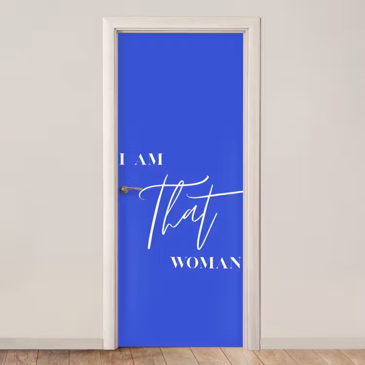 Deursticker - Blauw - I am that woman - Sierlijk - Minimalistisch — 1