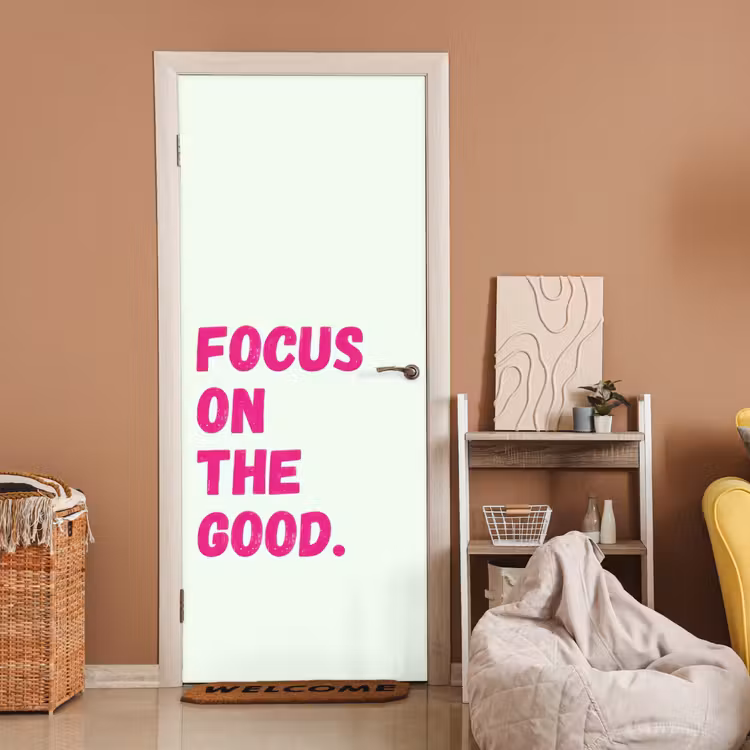 Deursticker - Focus on the good - Beige - Roze — 2