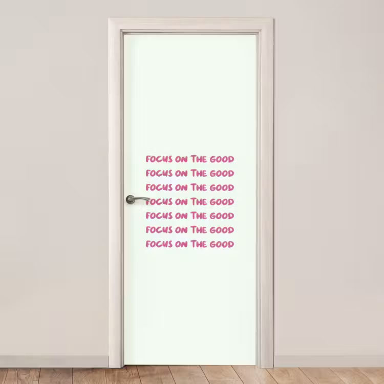 Deursticker - Focus on the good - Roze — 1